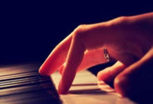 德国足球队表现出色,赢得全部比赛的胜利